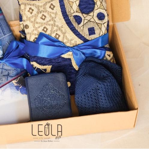 

☟ PAKET HAMPERS LEBARAN IDUL FITRI MUSLIM SAJADAH SARUNG BOX BIRU 3 - Sea ●