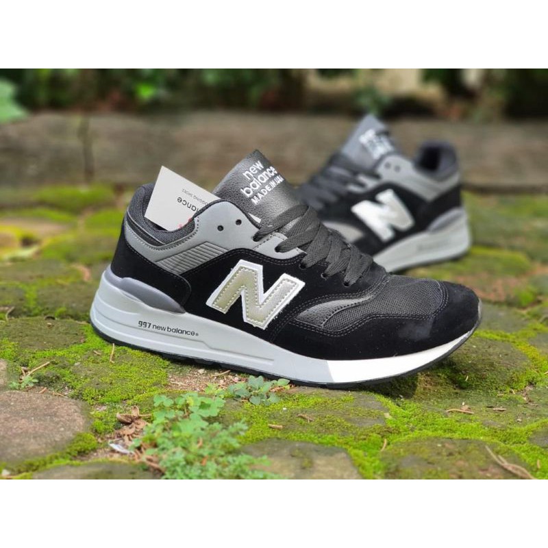 Sepatu sneaker klasik pria nb tali size 39-44