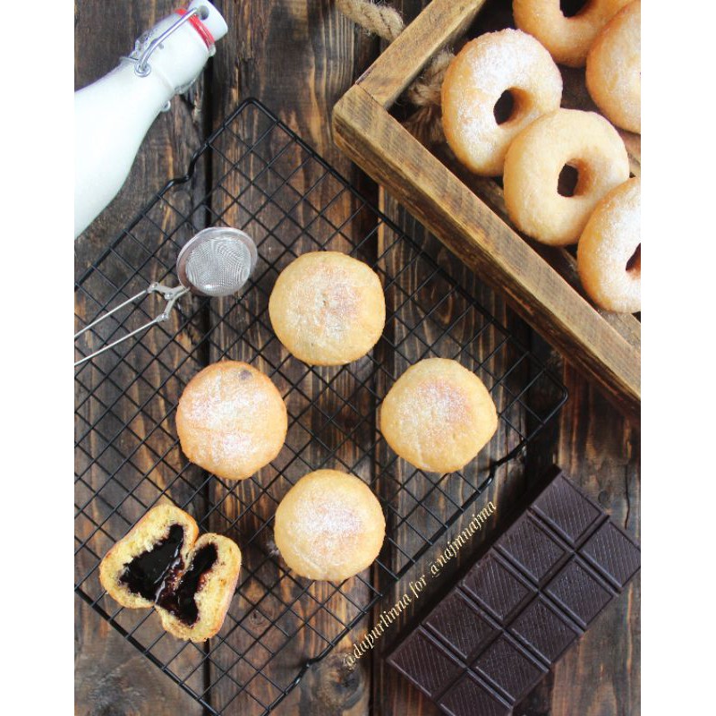 

DONAT KENTANG FROZEN ORIGINAL DAN COKLAT ISI 10
