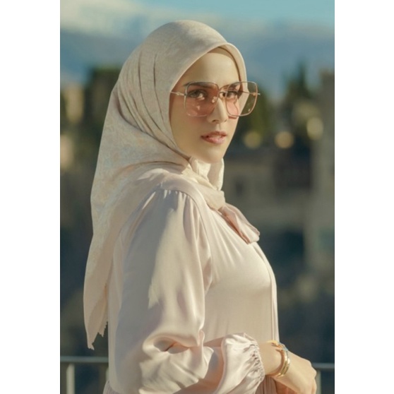 buttonscarves granada cream tan