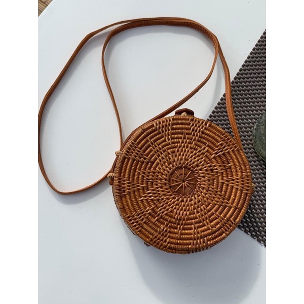 Tas Bali Tas Selempang Anyaman Ate Bentuk Bulat Murni Ate Buatan Tangan 100% Kerajinan Bali