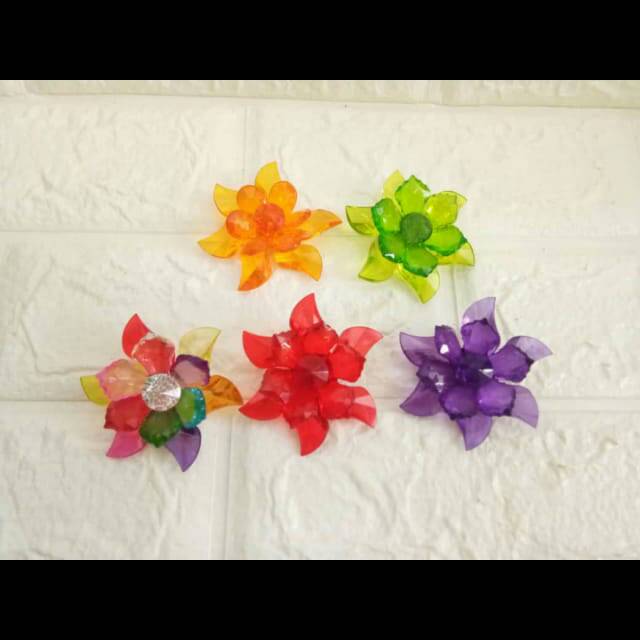 Bros baju bunga krisan kristal manik