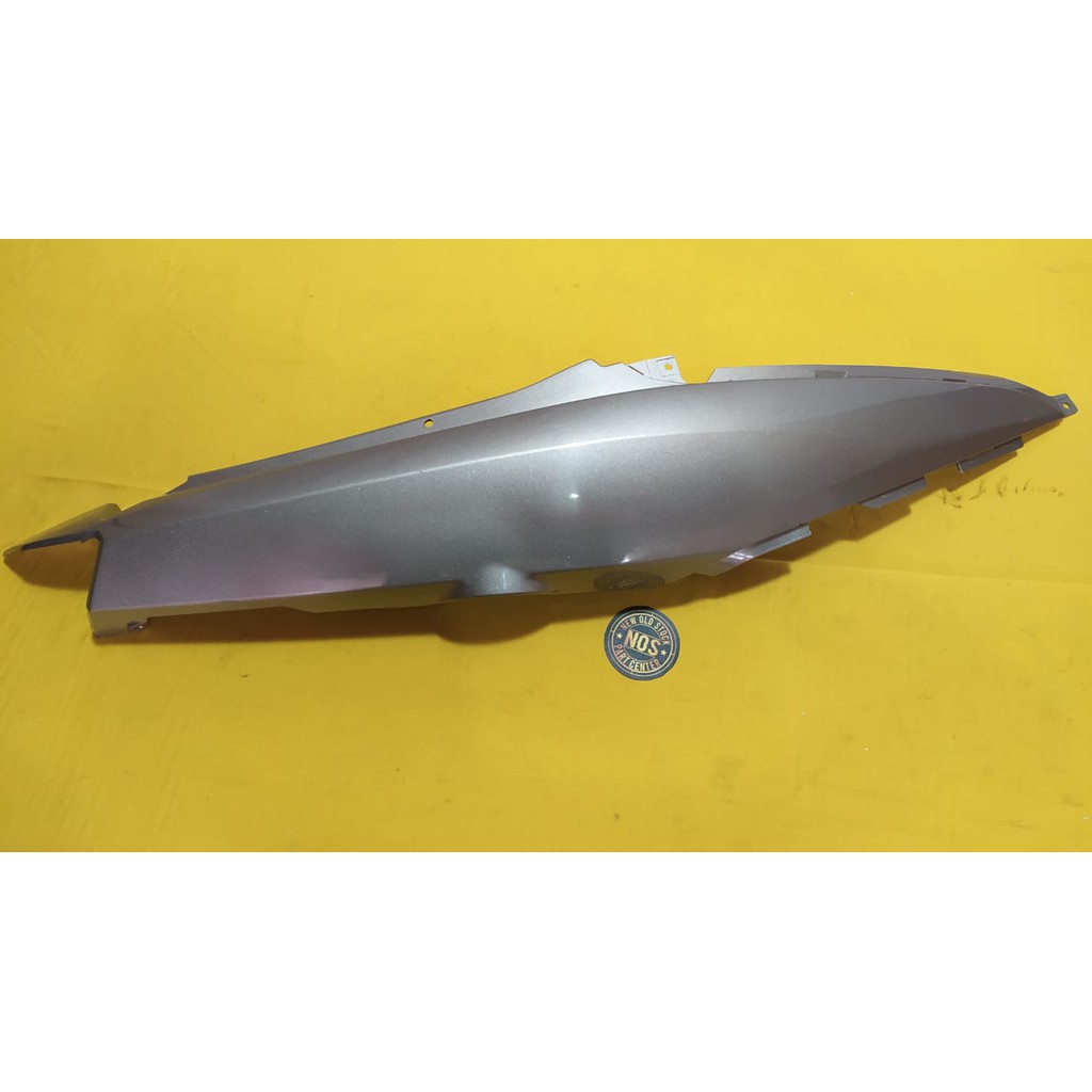 COVER BODY KANAN SUZUKI SHOGUN SP NEW SHOGUN FL NR 125 SHOGUN RR 125 SILVER ORIGINAL ASLI NOS