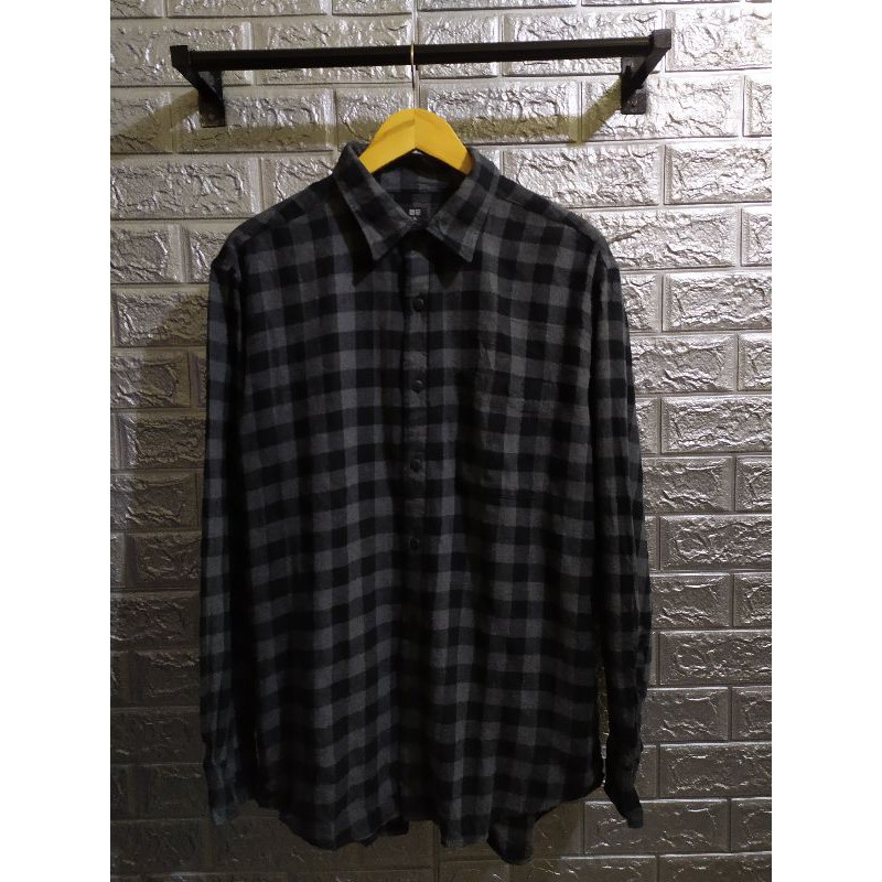 Kemeja Flannel Uniqlo size XL second