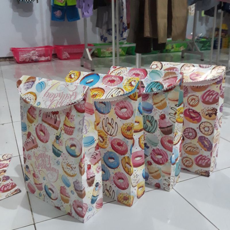 

[COD] kiky gift wrap paper / paperbag / kertas kado instan lusinan