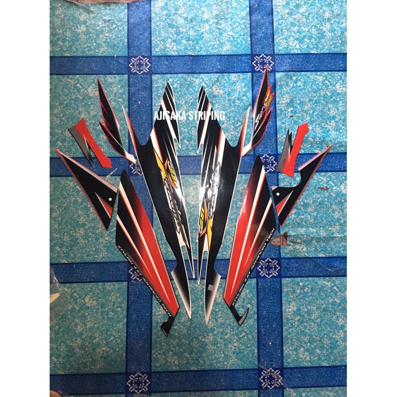 striping sticker lis les supra x 125 2005 2006 putih merah putih