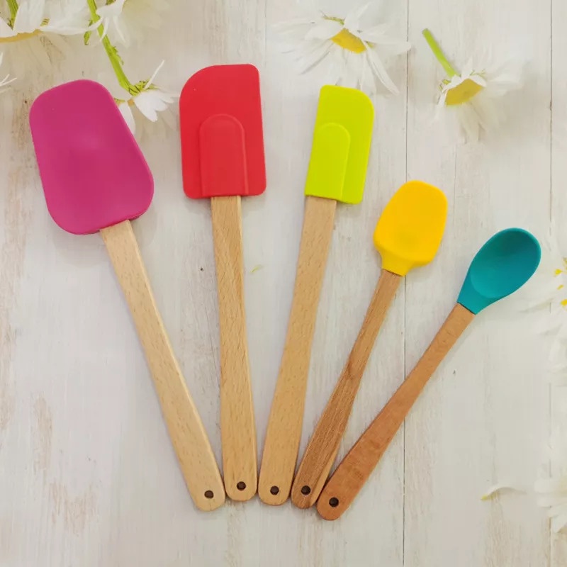 5 Pcs Utensil Set Spatula kayu Baking Sutil Sendok / Spatula Silikon Gagang kayu tahan panas / Peralatan Masak Murah / spatula silikon gagang kayu