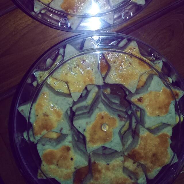 

Kue kacang home made di jamin mantul dan fresh..tanpa bahan pengawet dan pewarna buatan
