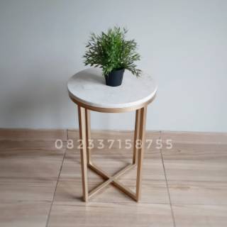 Meja Pojok Marmer Krem Kaki Besi Gold Diameter 40 cm Meja Pojok Marmer Krem Kaki Besi Gold Diameter 40 cm