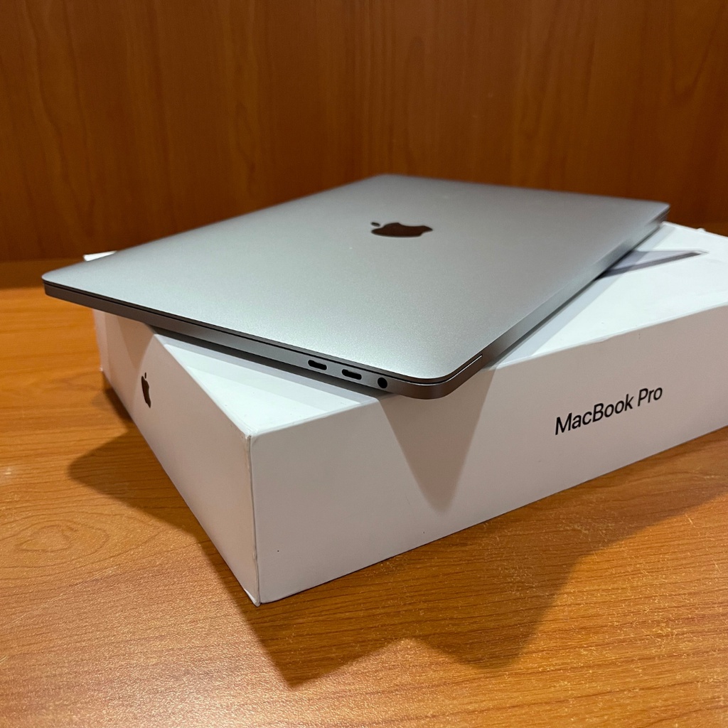 PROMO MacBook Pro 13 inch Touchbar 2018 Core i5 2.3GHz Ram 8 GB Ssd 256 GB Fullset Second