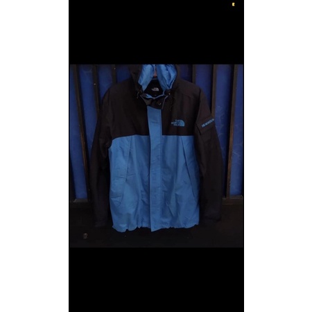 JAKET THE NORTH FACE ( saku samping )