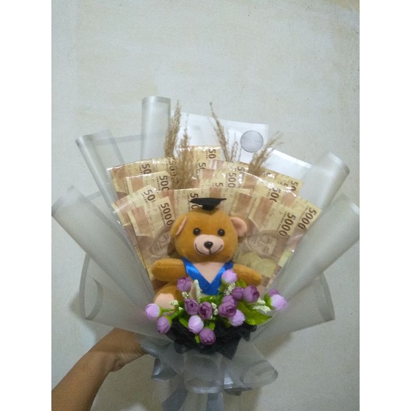 

Buket Uang + Boneka Wisuda 20 lembar