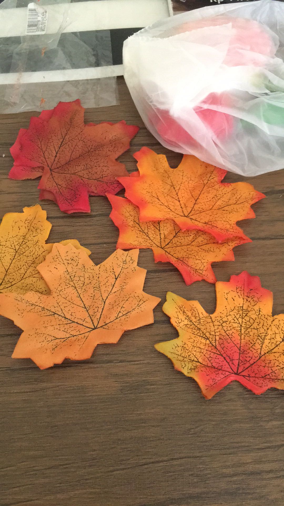 Daun Maple Artificial Lembaran