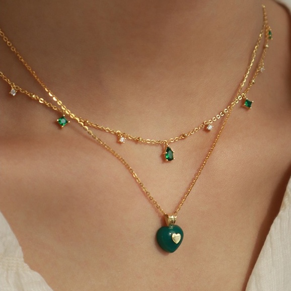 Kalung Rantai Dengan Liontin Batu Emerald Zircon Bentuk Tetesan Air Warna Emas Untuk Wanita