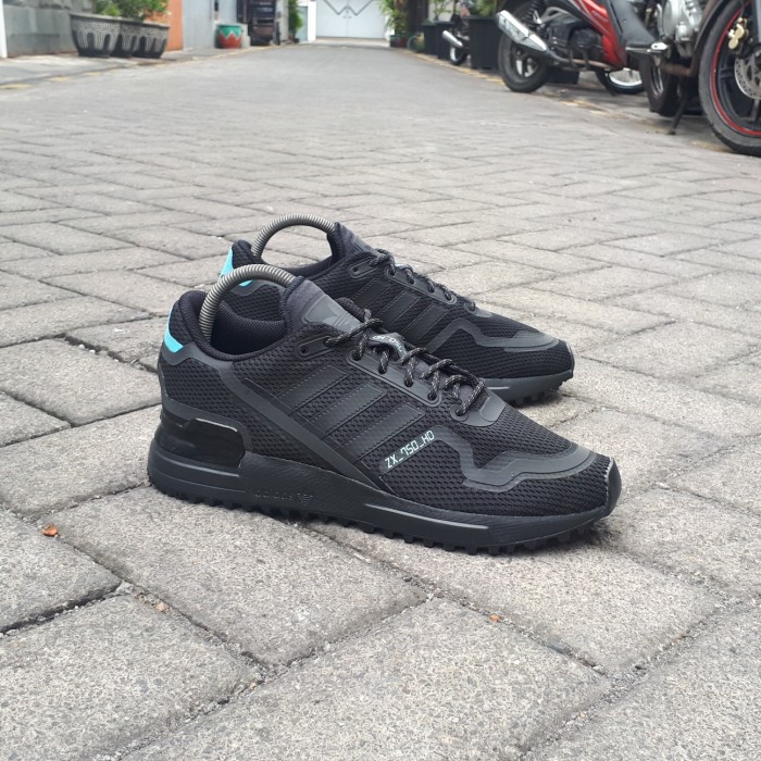 Sepatu Sneakers Pria Adidas ZX 750 HD Full Black BNIB Original