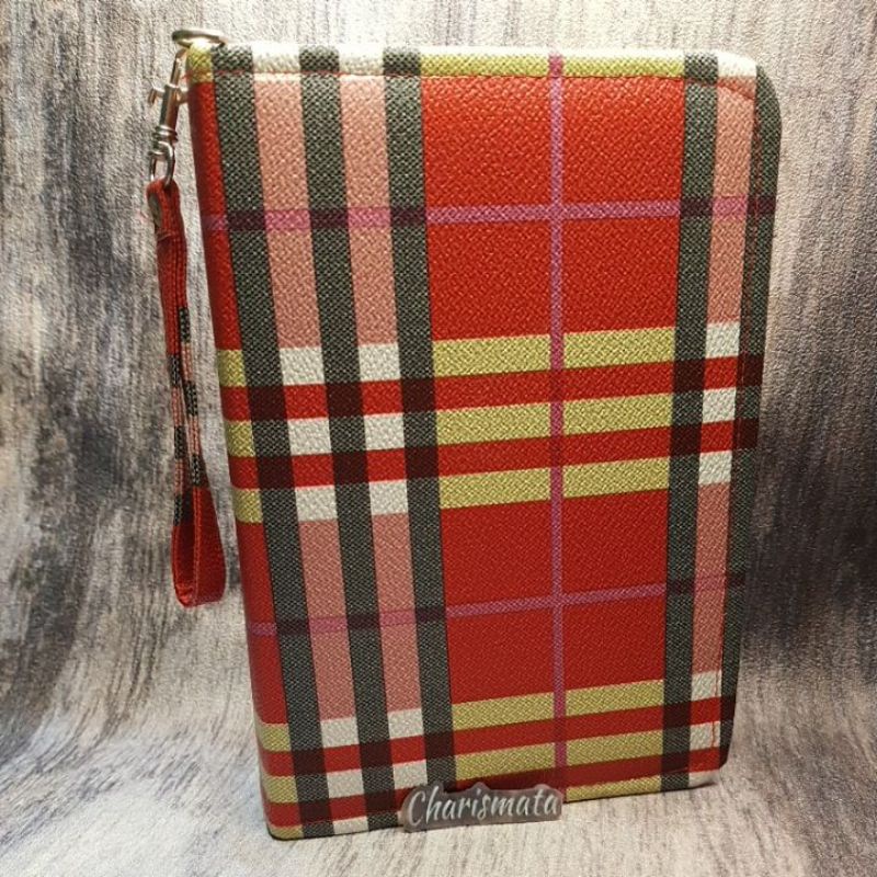 

SAMPUL ALKITAB BLUEBERRY SERAT