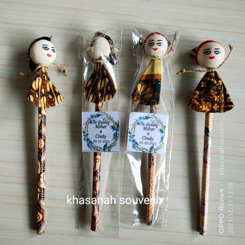 

Souvenir pensil unyil / pensil kayu boneka