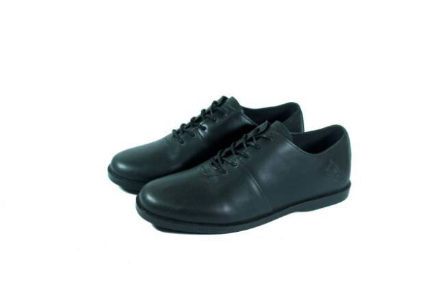 SEPATU  FORMAL KULIT ASLI WOLF MALAMUT LOW BLACK