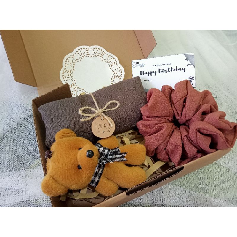 

GIFT HAMPERS BOX/ HAMPERS CEWEK/ KADO CEWEK/ KADO BIRTHDAY/MINI BONEKA