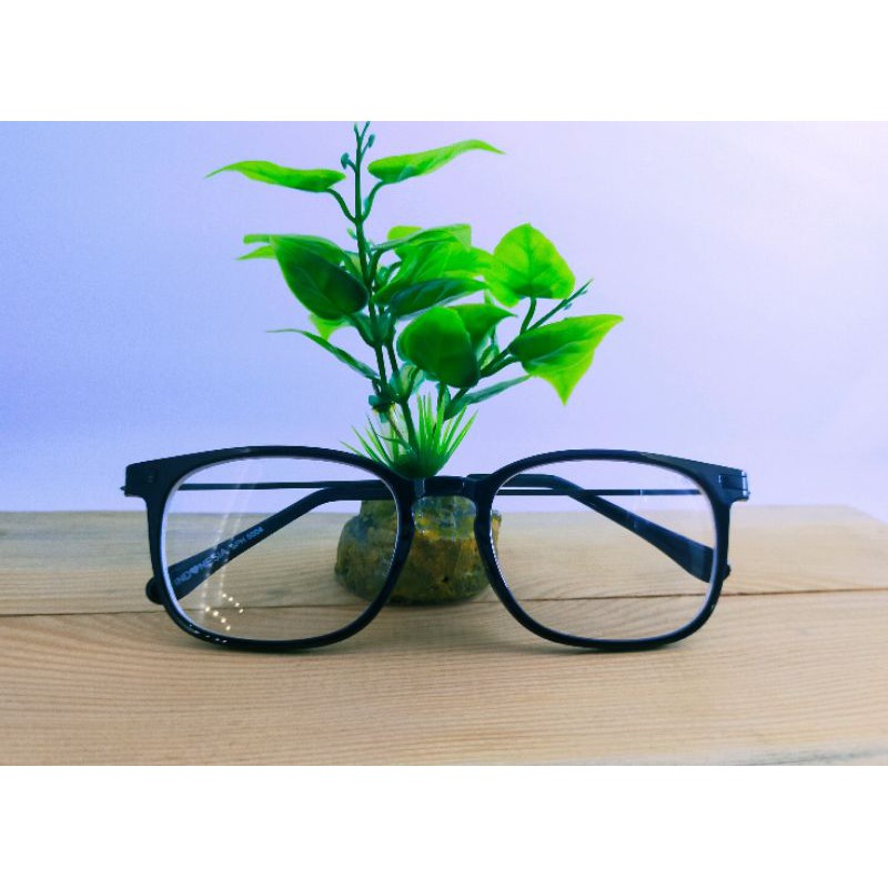 Kacamata minus kotak Gagang Besi 5004