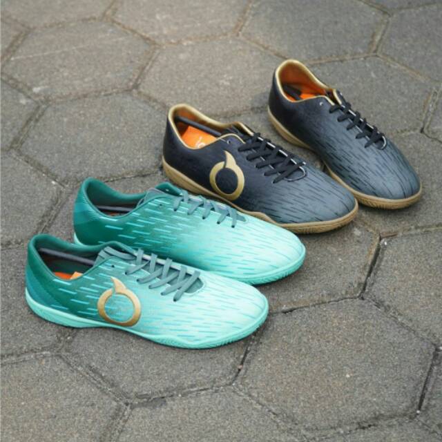 SEPATU FUTSAL ORTUSEIGHT PLASMA IN