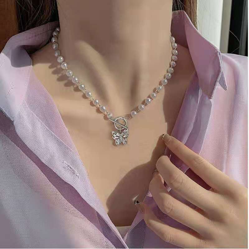 Kalung Rantai Liontin Kupu-Kupu Bahan Alloy Hias Mutiaraberlian Imitasi Untuk Wanita