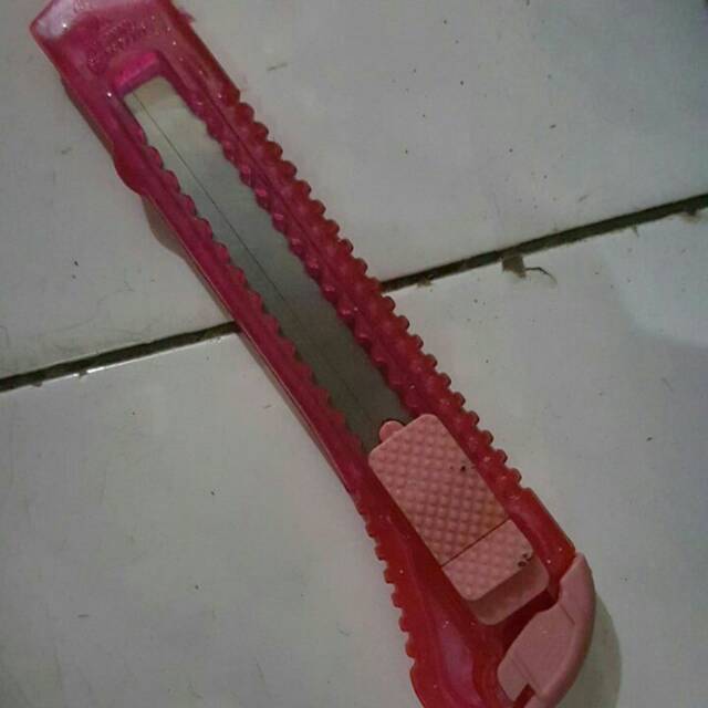 

Pisau cutter biasa cutter biasa knife kater cuter