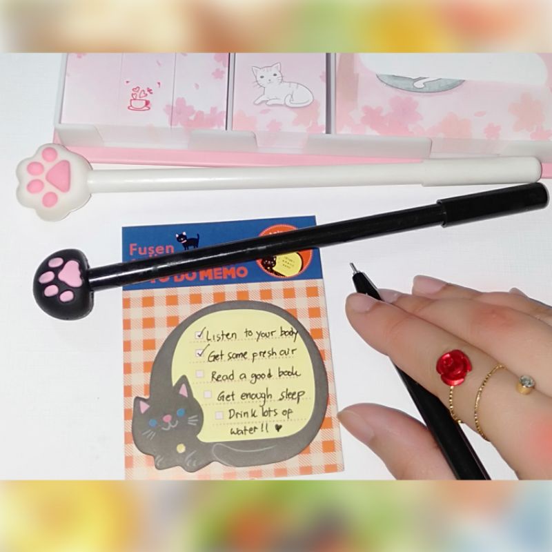 

Pulpen gel karakter dengan memo dan stiker