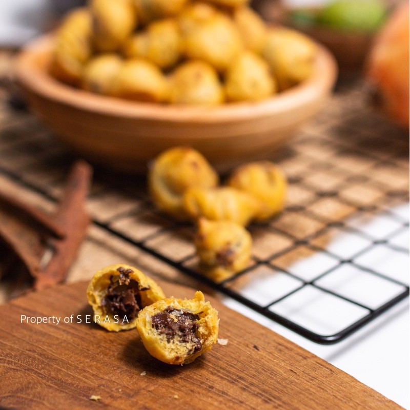 

Kue Soes Isi Coklat Serasa