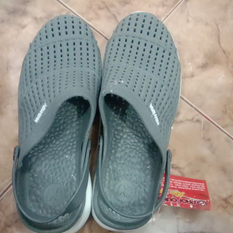 new era MB 6024 (sepatu slop)