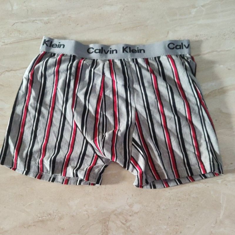 Celana dalam Celana Boxer cowok motif salur