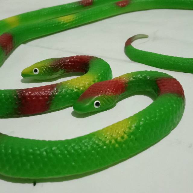 1PCS MAINAN ULAR ULARAN UKURAN BESAR  RANDOM