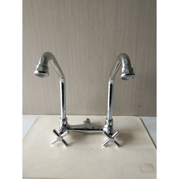 KRAN ANGSA DINDING CABANG PUTAR VONE 400536 / KERAN DOUBLE DINDING BAK CUCI ANGSA