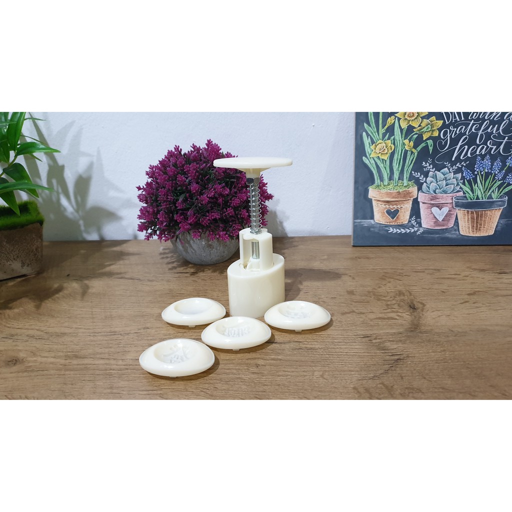 

Cetakan Kue Imlek