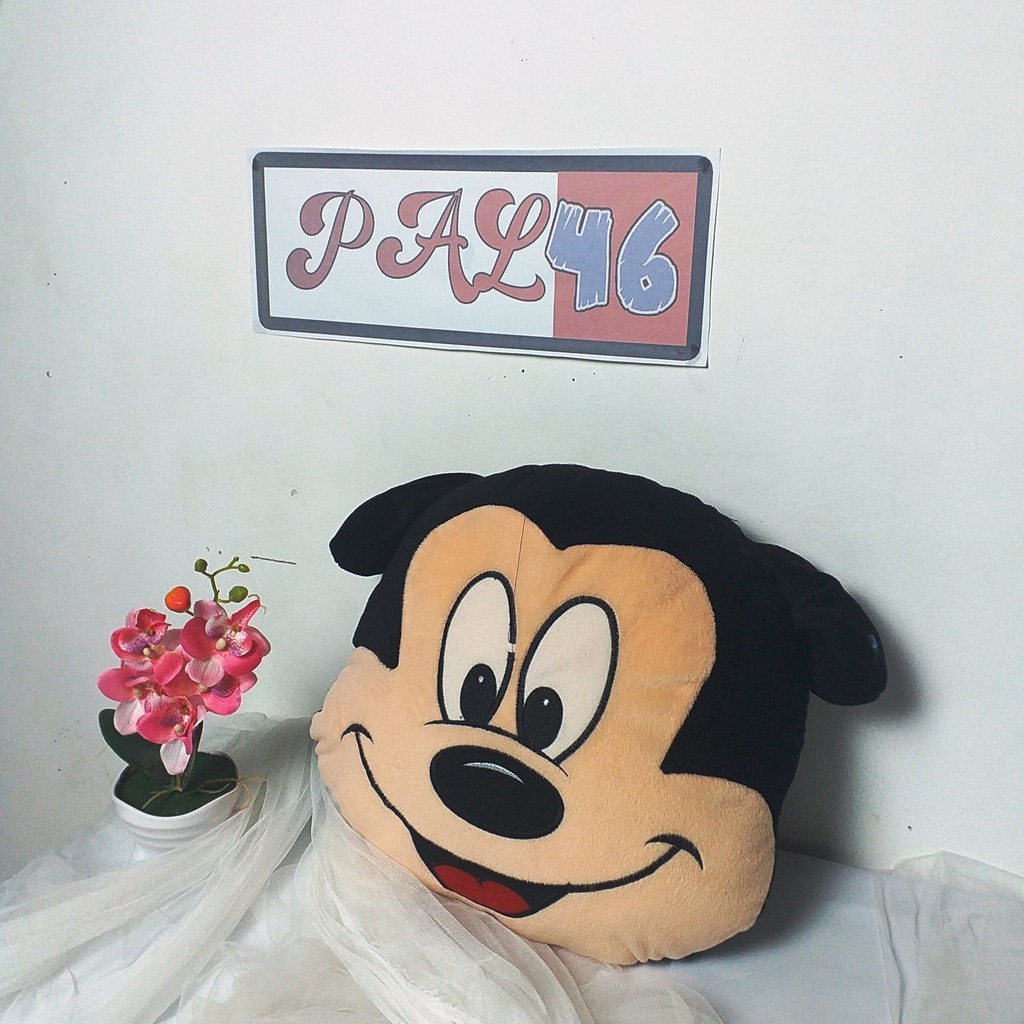 Perlengkapan Rumah Bantal Karakter Mickey Mouse