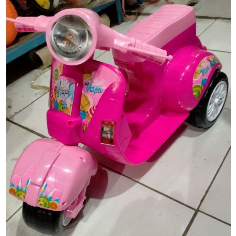 MAINAN MOTOR SCUTER MUSIK