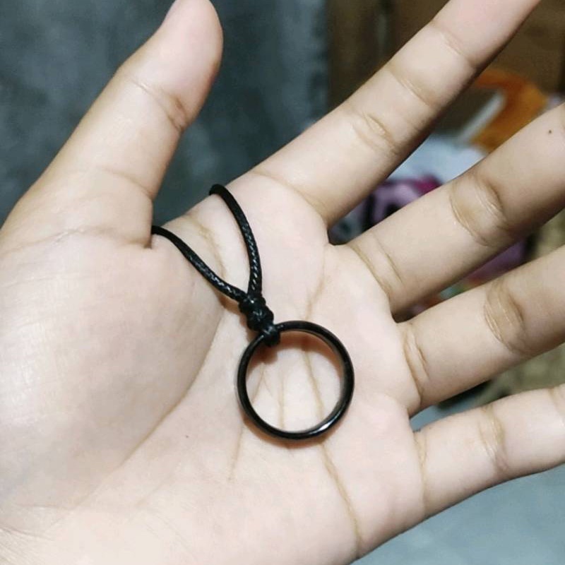 Kalung tali hitam liontin cincin titanium anti karat bisa ukir nama sendiri