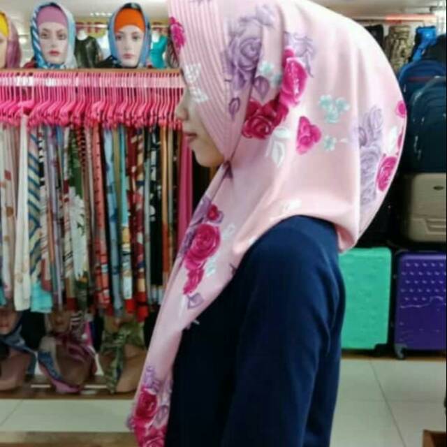 Kerudung hoodie mawar