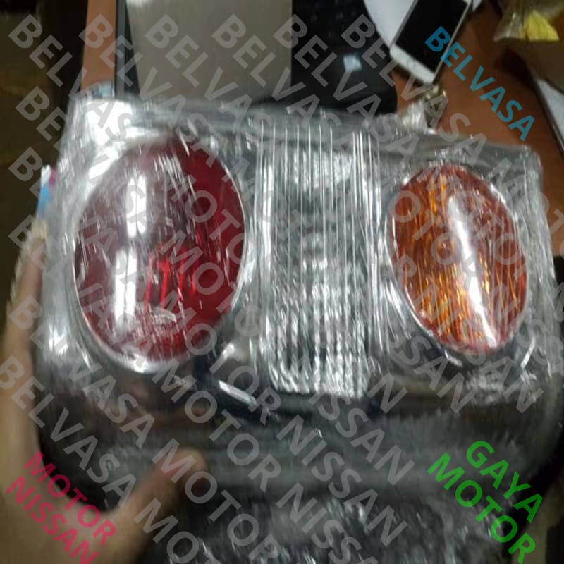 (100% Berkualitas ) lampu stop nissan terrano 2004 Pasti bagus