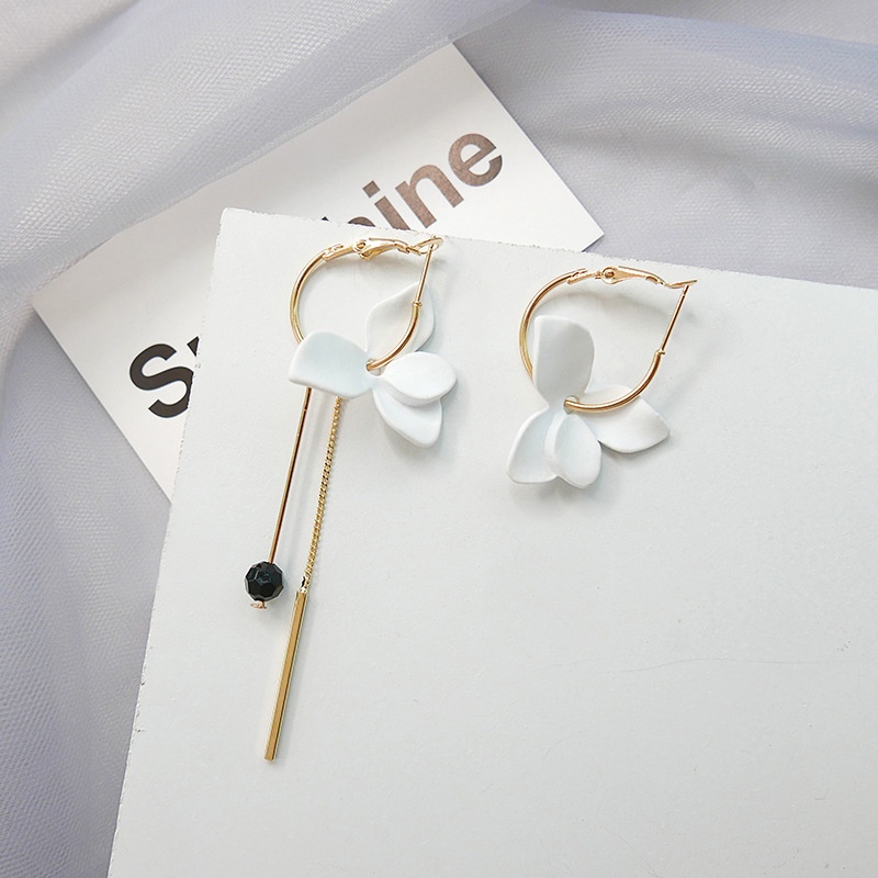 [littlecrab] Anting Bunga Putih Bunga Pink Beda Kiri Kanan Anting Lucu Unik Simple Elegan Woman Flower Earrings Anting Berkualitas Korean Style