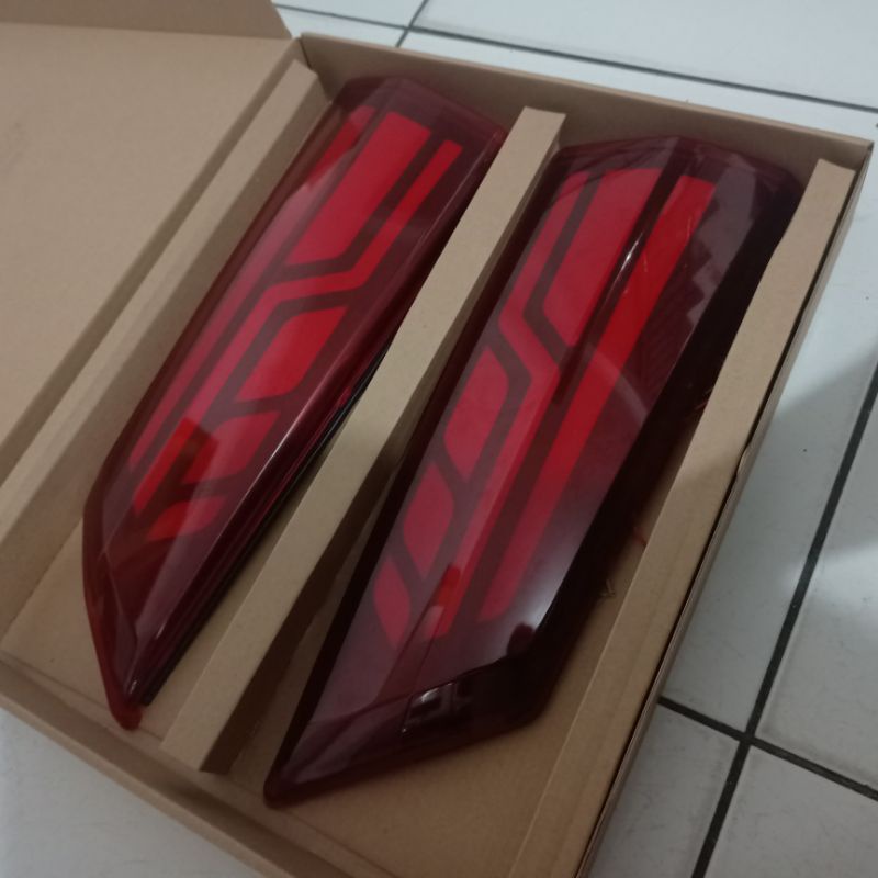 Lampu Reflektor bagasi belakang mobil Toyota Calya Daihatsu sigra tipe D