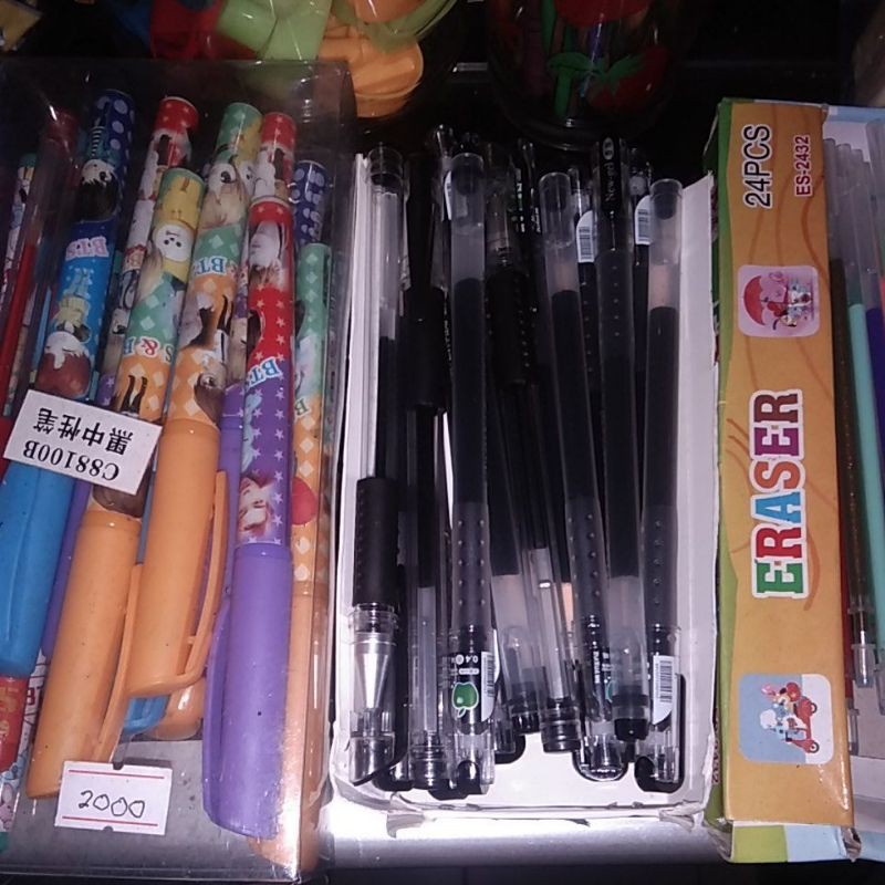 

pulpen krakter BTS dan polos