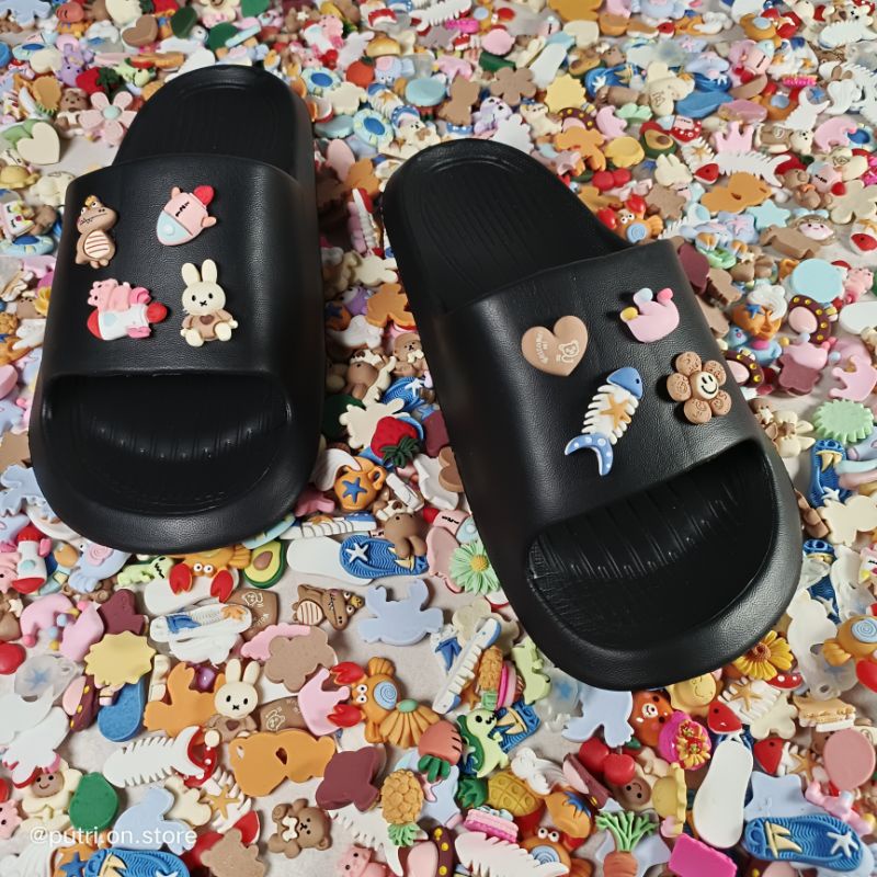 Sandal Selop Slop Slip On Pria Wanita Karakter Stiker 3D Anti Selip Di Air Size 35-40