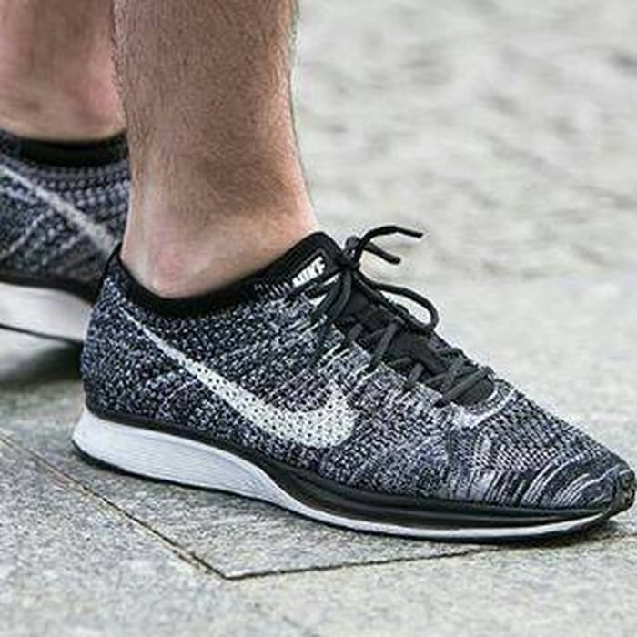 nike flyknit racer oreo 2