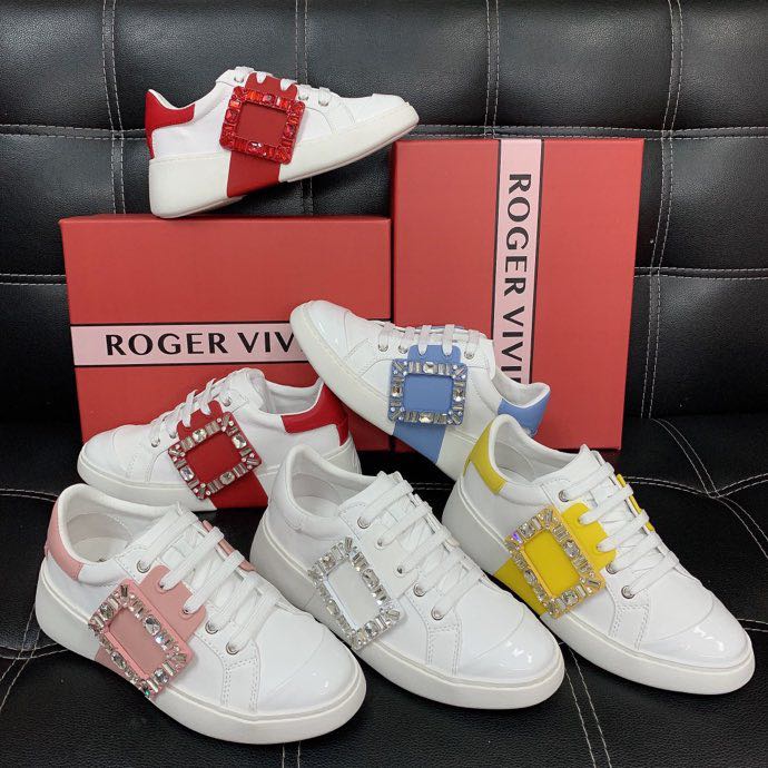 Sepatu putih Roger Vivier RV