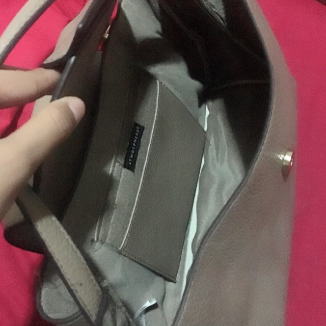 Preloved tas atmosphere sling bag