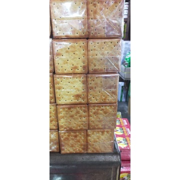 

biskuit asin kalengan