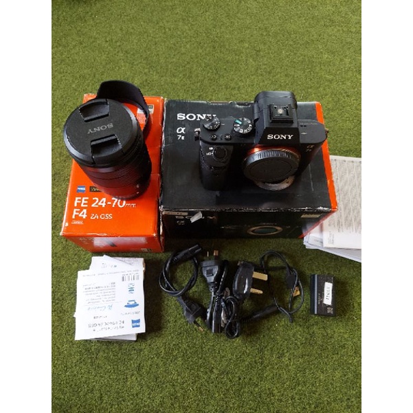 Kamera Mirrorless Sony A7 mark ii Second Fullset dan Lensa Zeiss f4 24-70 mm Second Fullset / Kamera