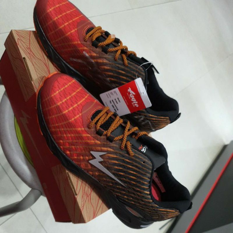 sepatu lari eagle