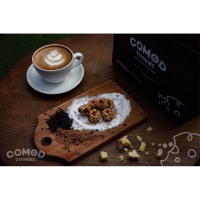 

Kudapan Makanan Ringan Kue Kering Kacang Selai Stroberi Comod Cookies - Laugh Nut
